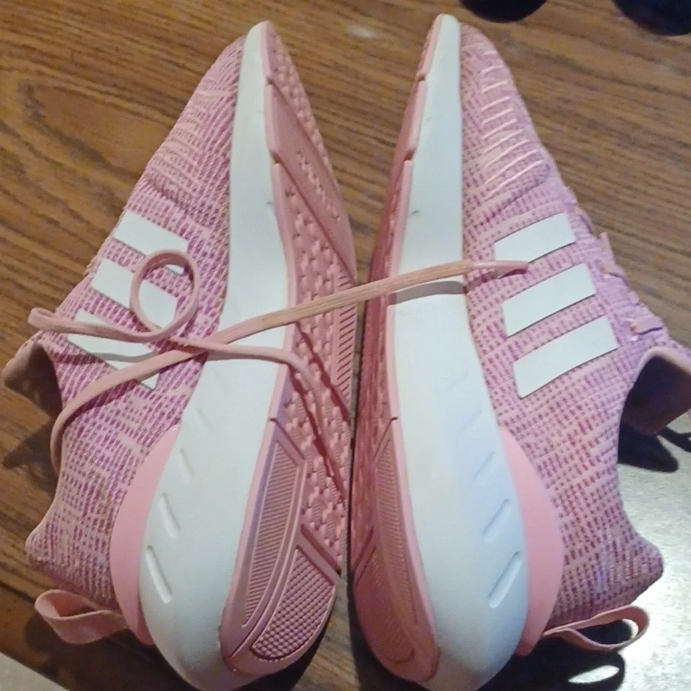 Adidas swift run, pink, girls size 4.5, women's size 6
